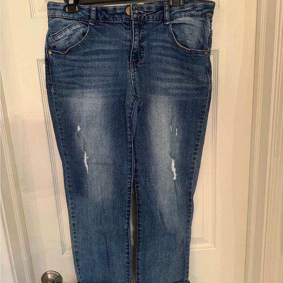 Denim - Democracy size 8, Distressed Blue Ankle Jeans